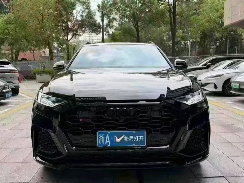 22年奥迪Q8 55TFSI豪华动感型