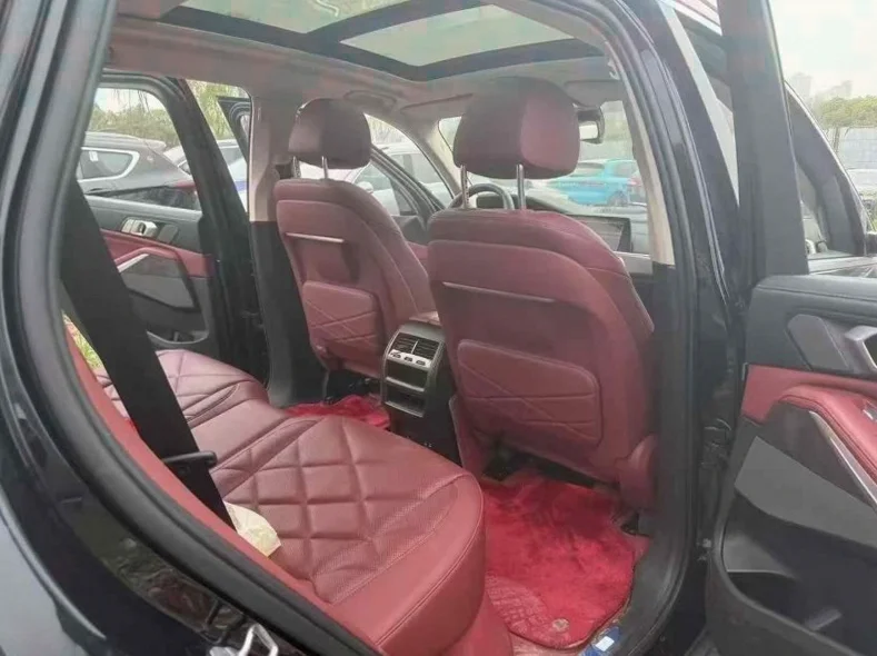 宝马X5 内饰后排