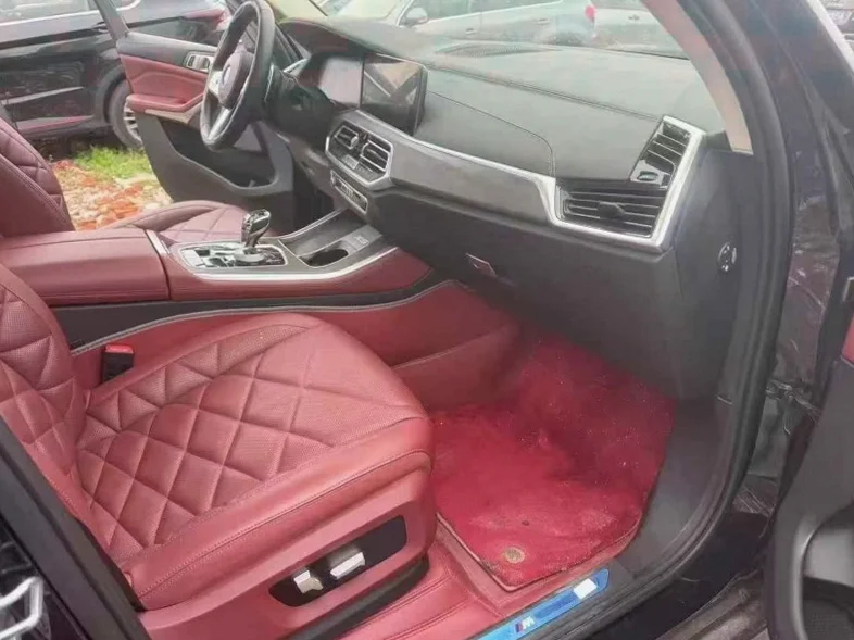 宝马X5 后面外观一