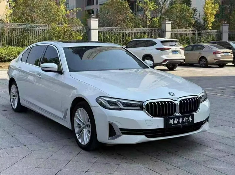 宝马5系 正面外观三