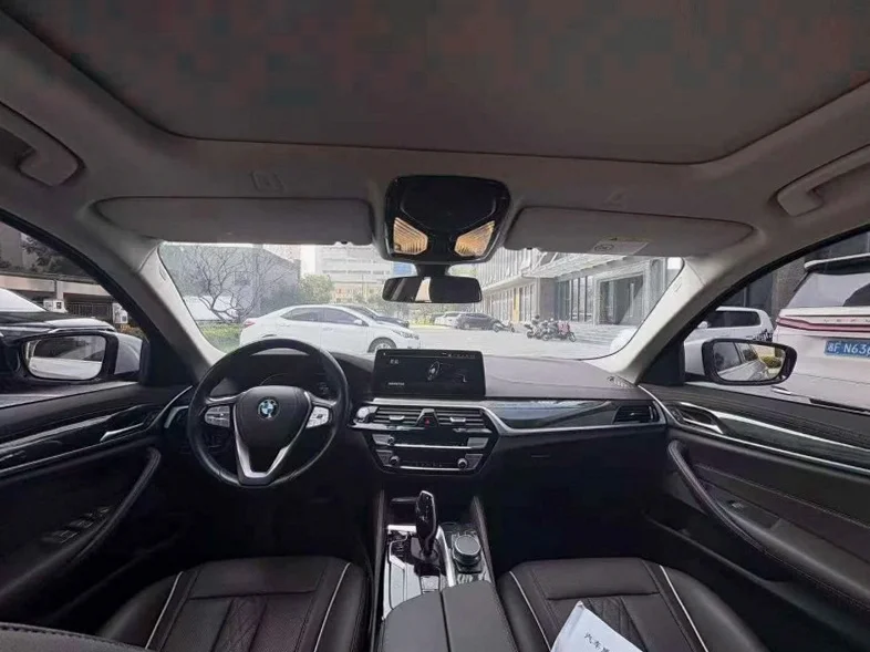 宝马5系 后面外观二