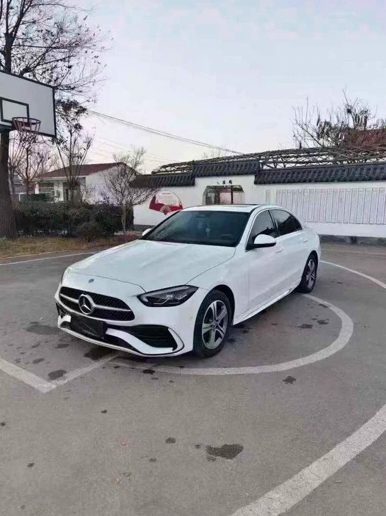 奔驰C 正面外观二