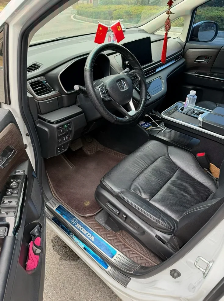 本田奥德赛 后面外观一