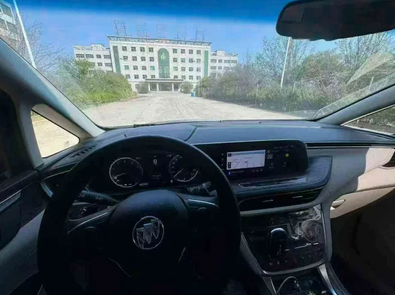 别克GL8 后面外观二