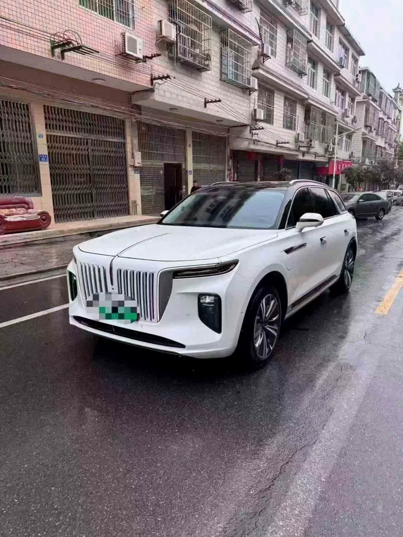 红旗HS9 正面外观三