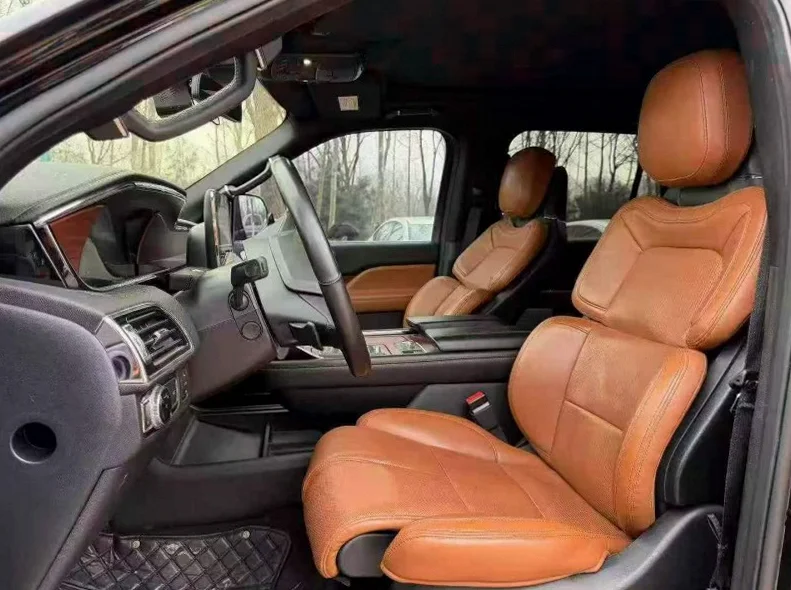 林肯领航员 后面外观一