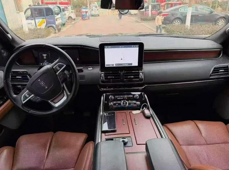 林肯领航员 后面外观二