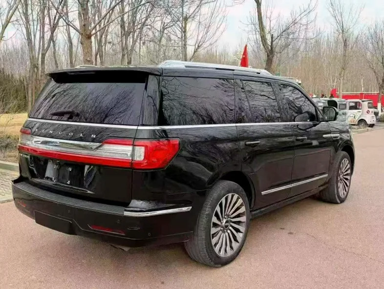 林肯领航员 内饰前排