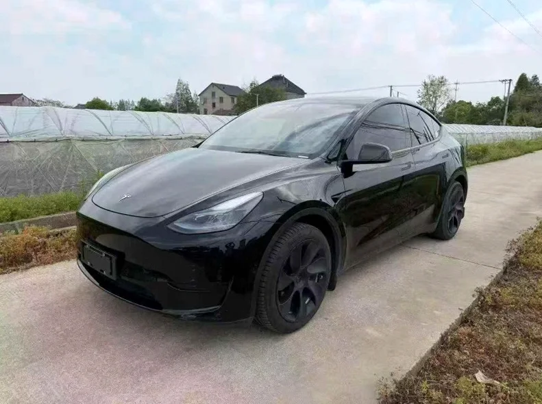 特斯拉MODEL 正面外观三