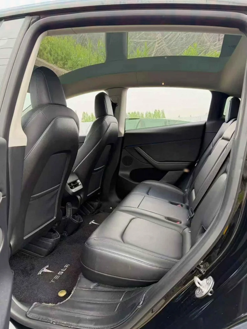 特斯拉MODEL 后面外观三