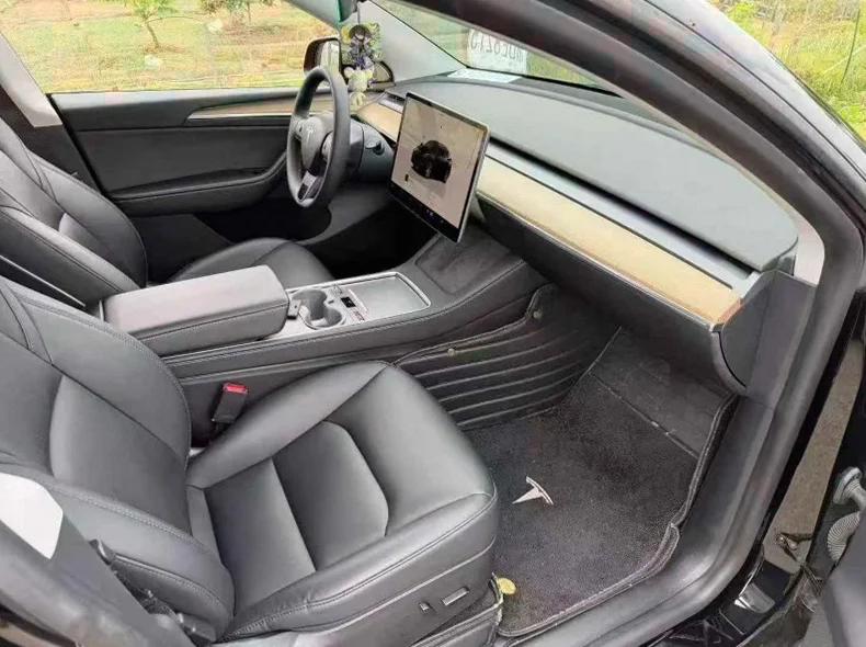 特斯拉MODEL 后面外观二