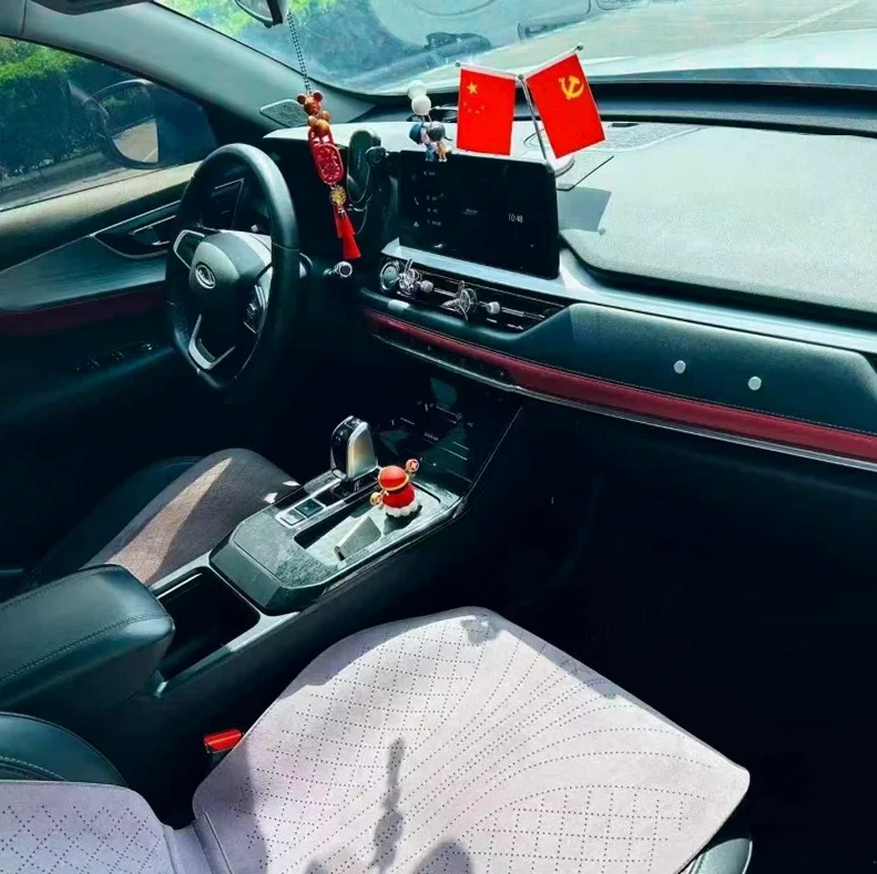 奇瑞瑞虎 内饰前排