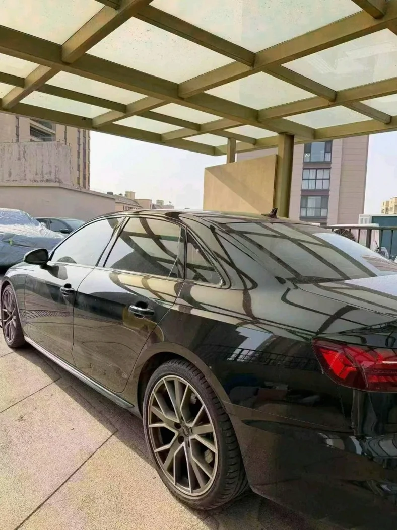 奥迪S4 后面外观二