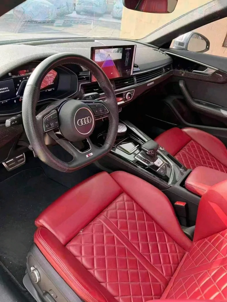 奥迪S4 后面外观一