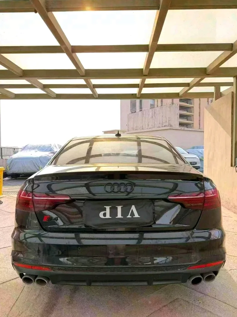 奥迪S4 正面外观三