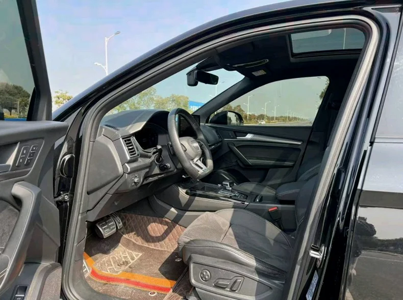 奥迪Q5 后面外观一