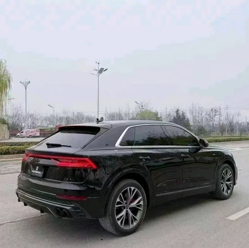 奥迪Q8 后面外观一