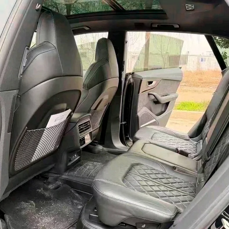 奥迪Q8 内饰后排