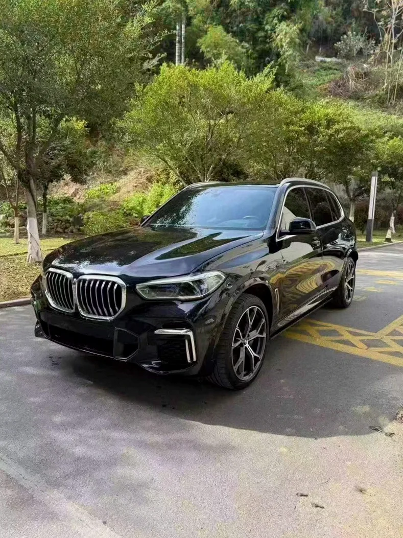 宝马X5 正面外观三