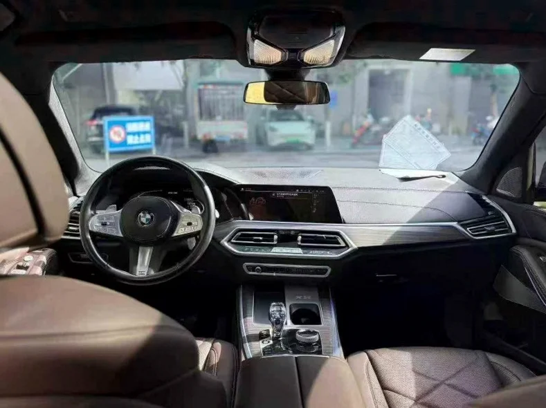 宝马X5 后面外观三