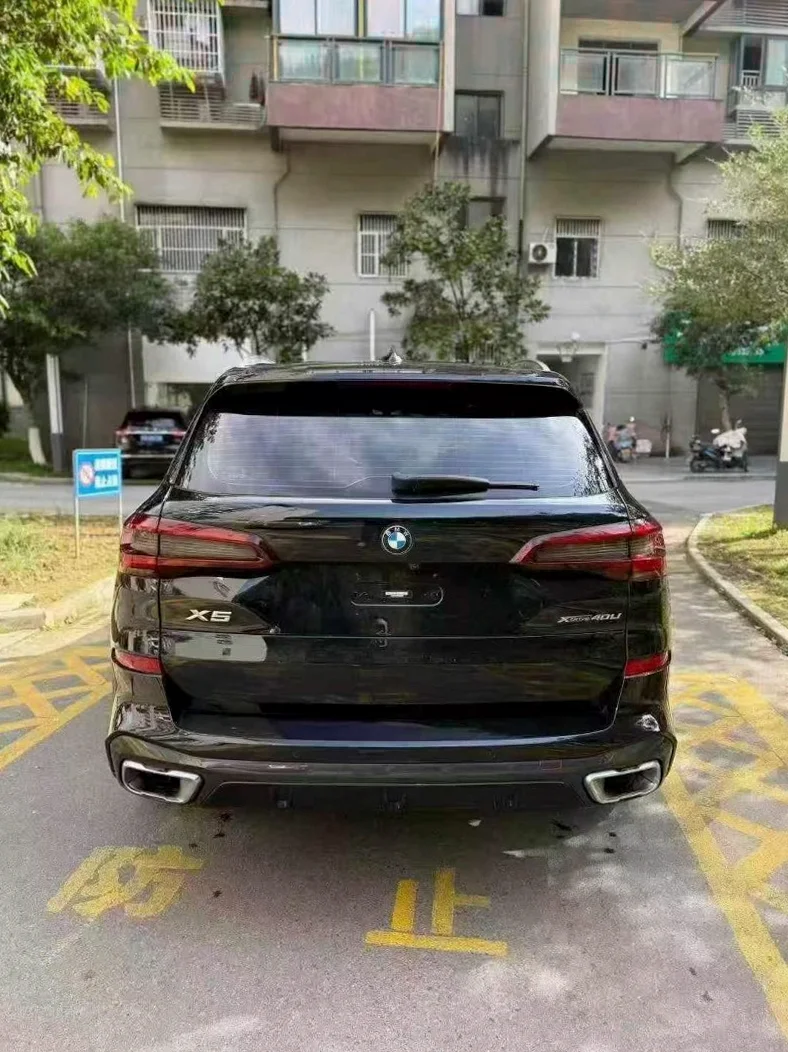 宝马X5 内饰后排