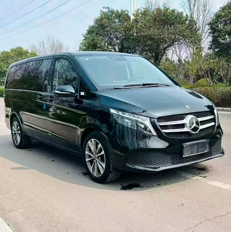 奔驰V 正面外观三