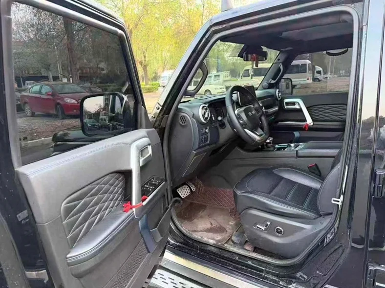 北京BJ40 驾驶室