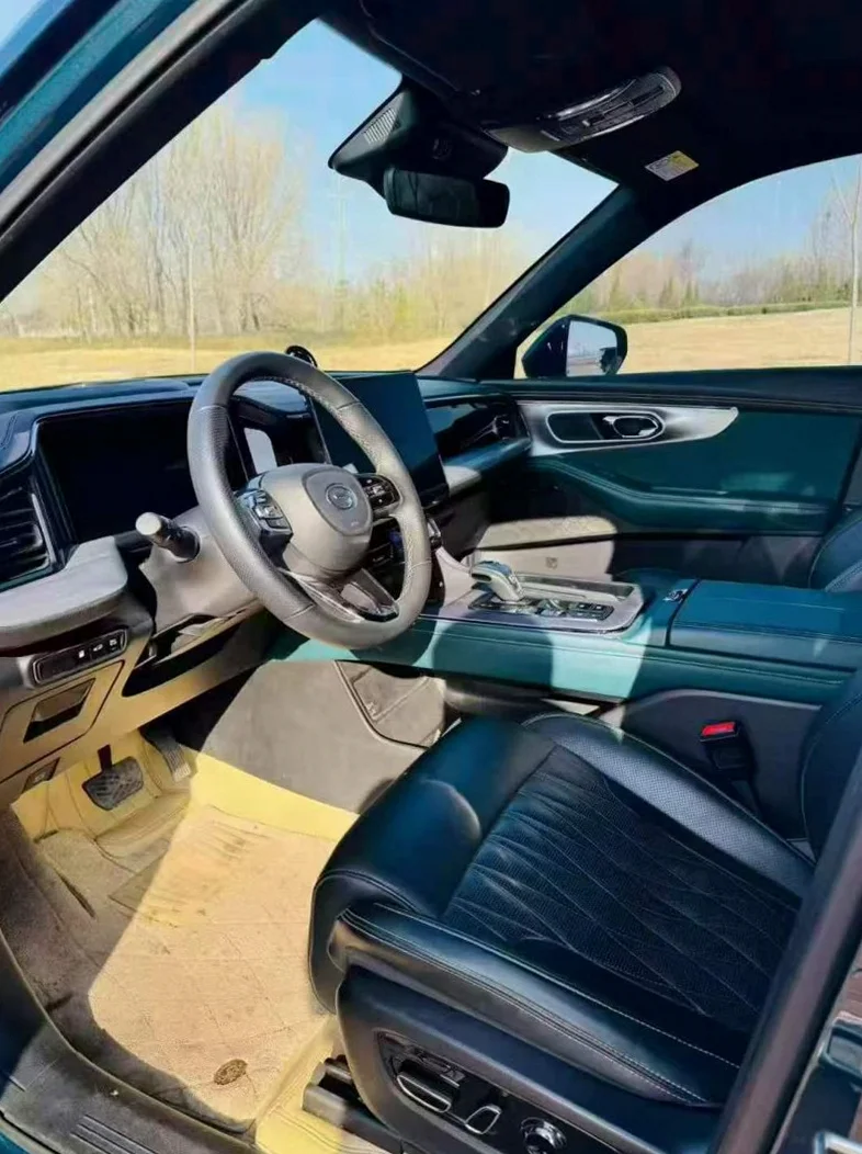 传祺GS8 内饰前排