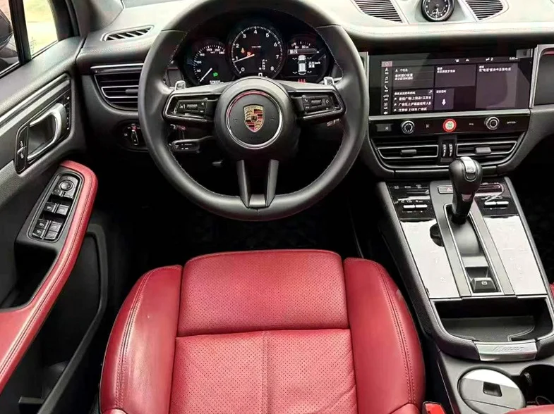 保时捷Macan 后面外观一