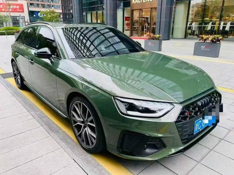 奥迪S4 正面外观二