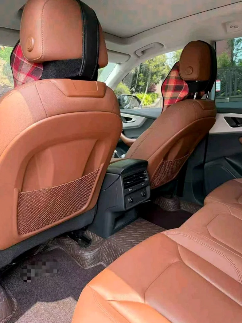 奥迪Q8 后面外观一