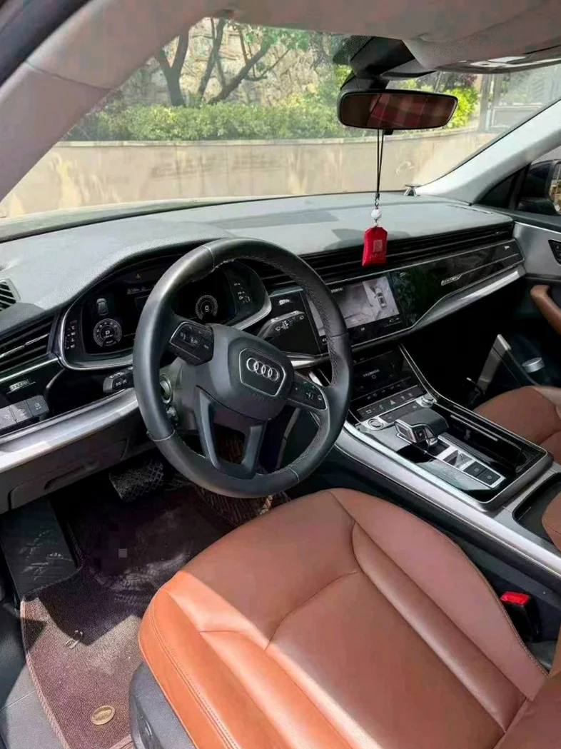 奥迪Q8 后面外观二