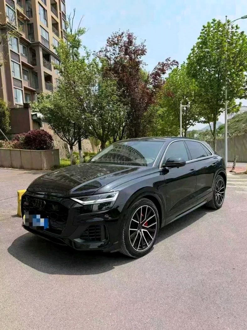 奥迪Q8 正面外观二