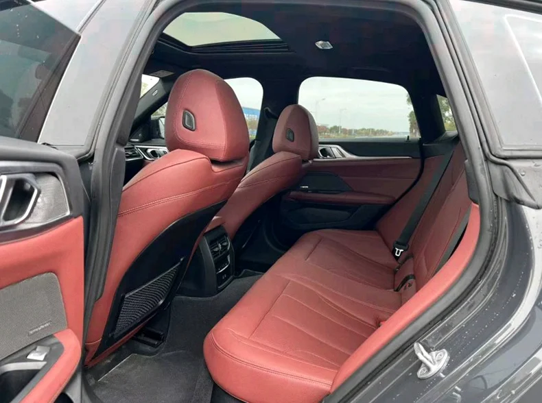 宝马4系 后面外观一