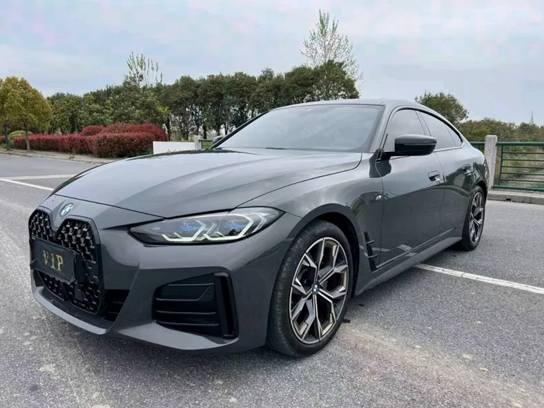 宝马4系 内饰后排