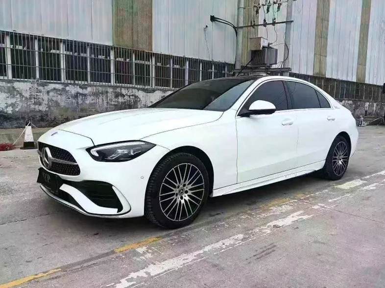 奔驰C 正面外观二