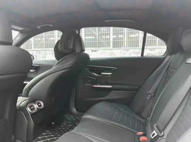 奔驰C 后面外观二