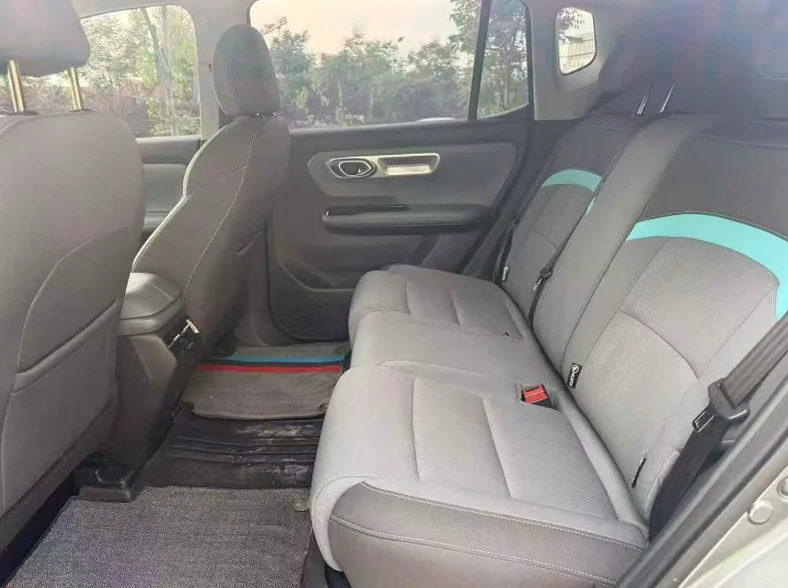 传祺埃安Y 后面外观一