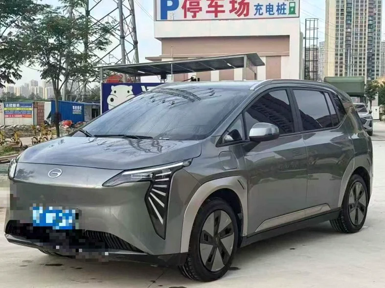 传祺埃安Y 正面外观三