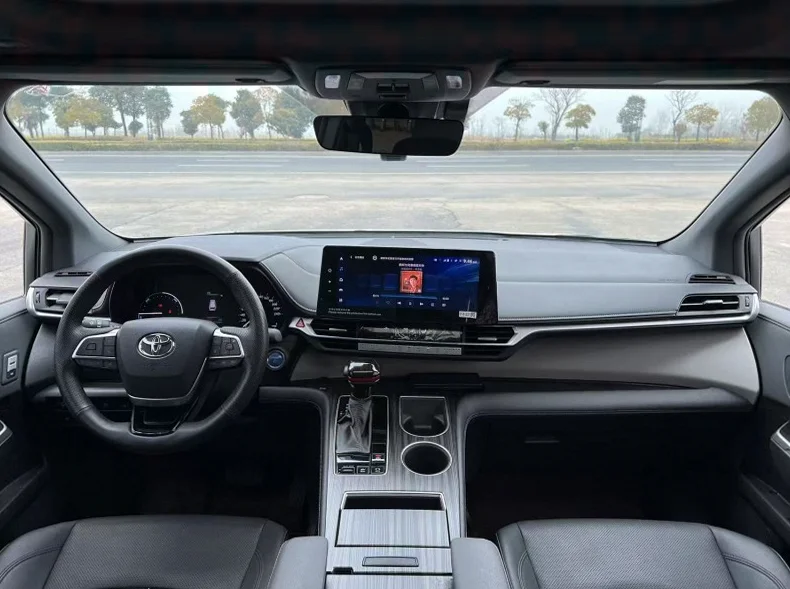 丰田格瑞维亚 内饰前排