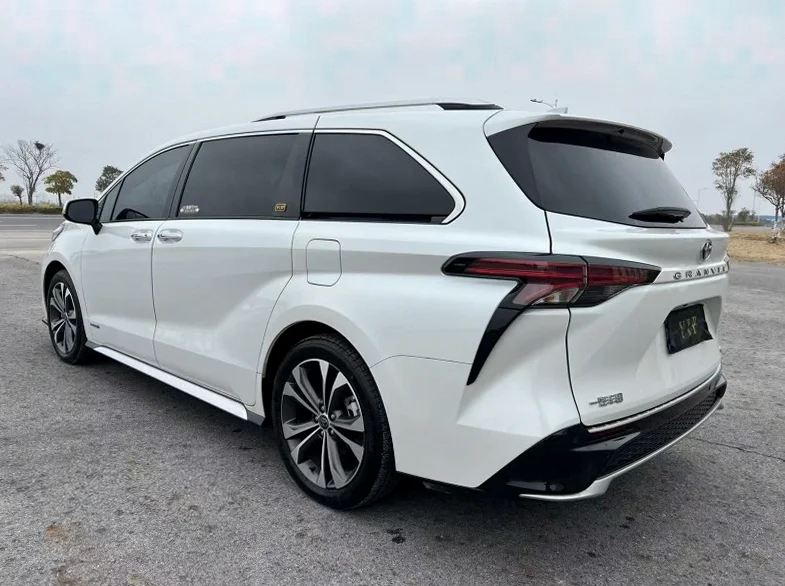 丰田格瑞维亚 驾驶室