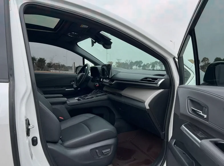 丰田格瑞维亚 后面外观三