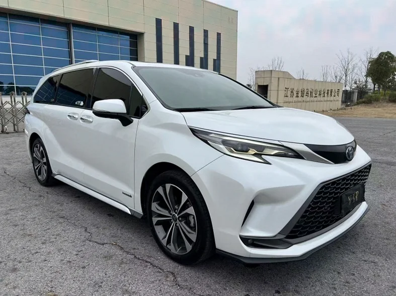 丰田格瑞维亚 正面外观二