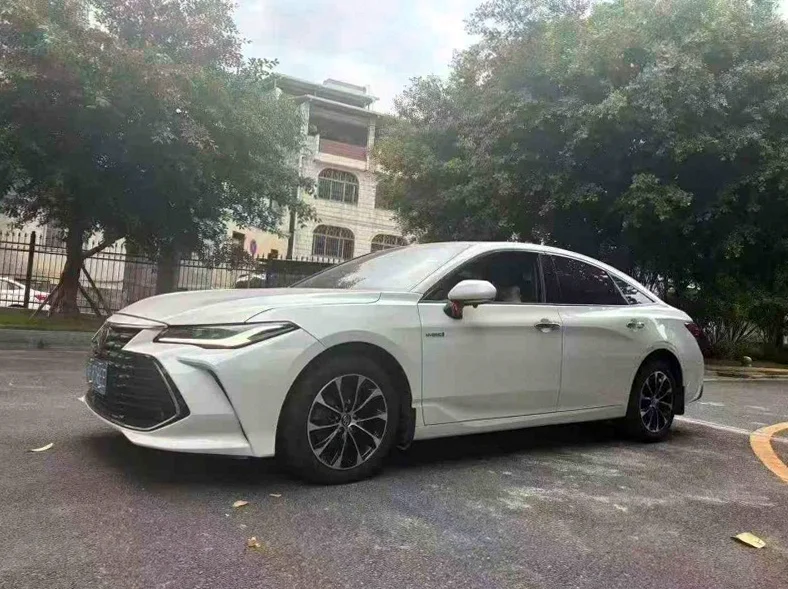 丰田亚洲龙 正面外观二