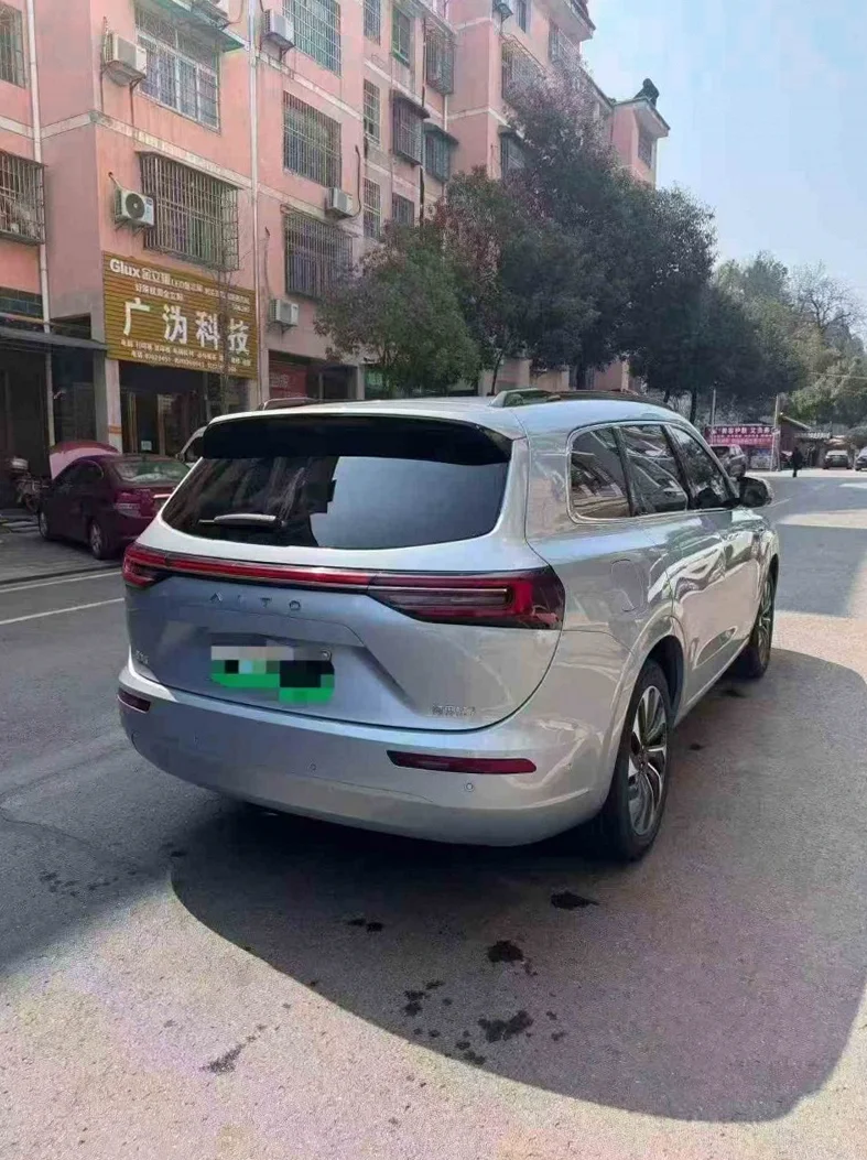 华为智选问界 内饰后排