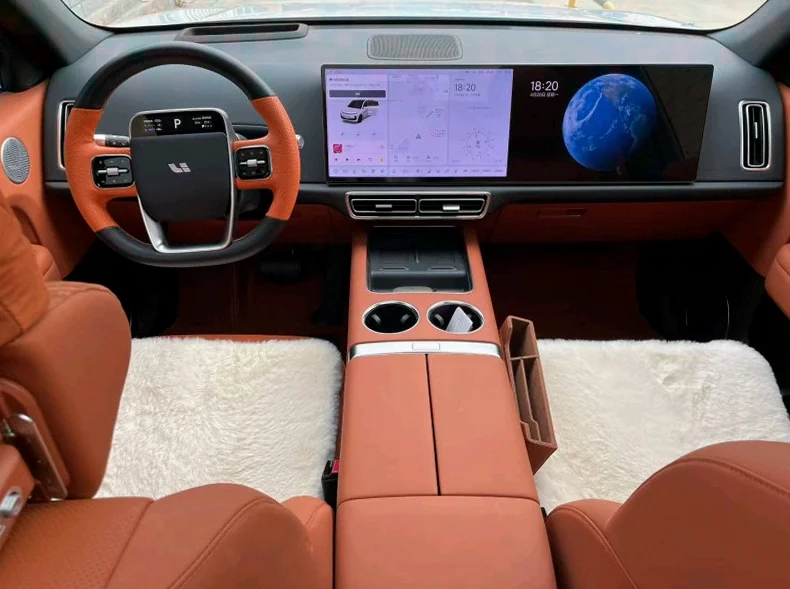 理想L6 内饰前排