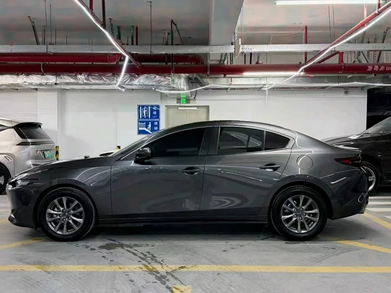 马自达昂克赛拉 后面外观二