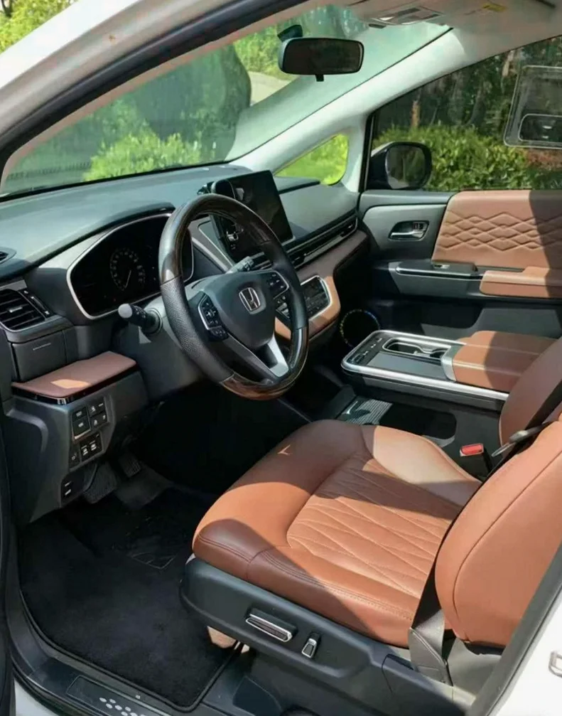 本田奥德赛 后面外观一