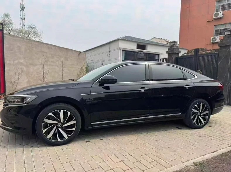 大众帕萨特 正面外观二