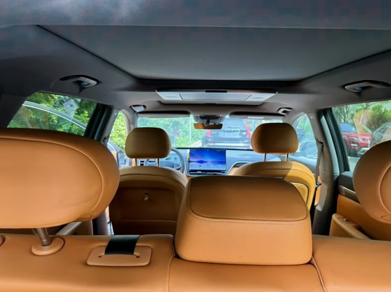 东风奕派 驾驶室